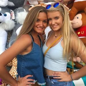 Meet your Posher, Leana